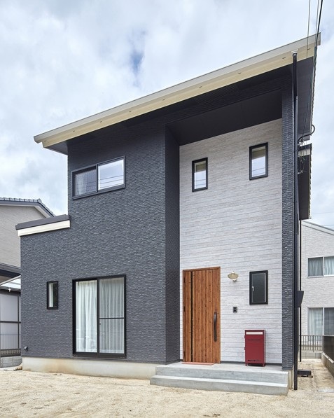 日々の暮らしに寄り添ったずっと家にいたくなる家 アイキャッチ画像